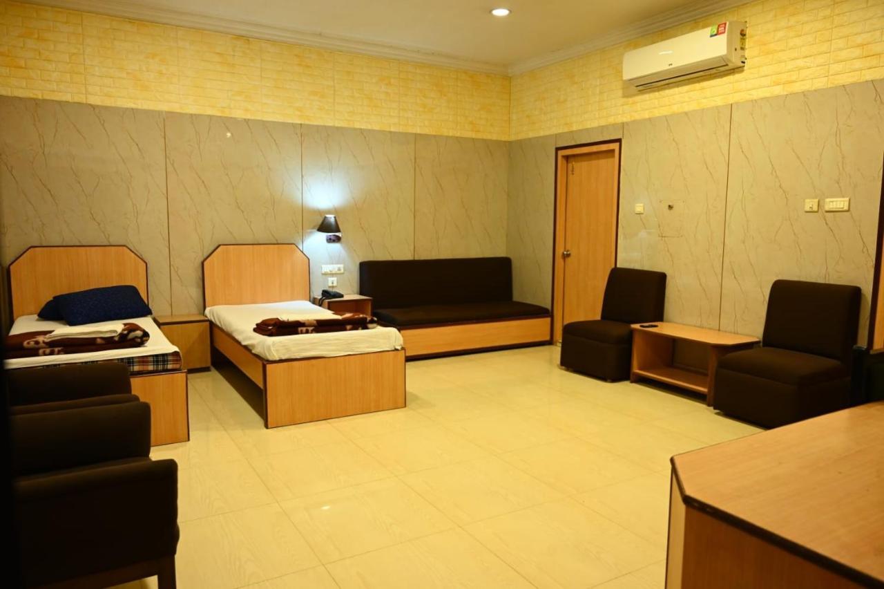 Hotel Komala Vilas Калькутта Экстерьер фото