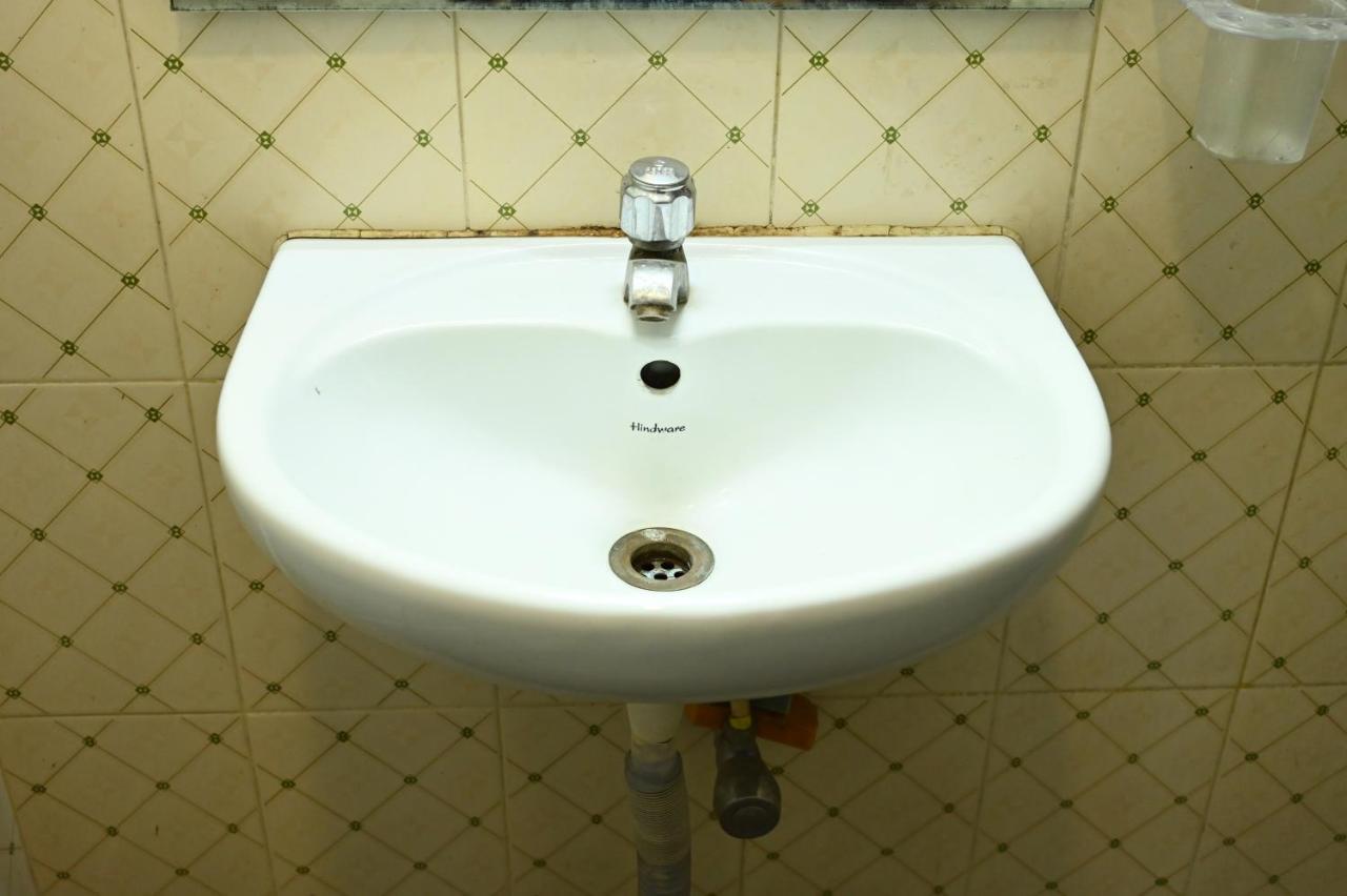 Hotel Komala Vilas Калькутта Экстерьер фото